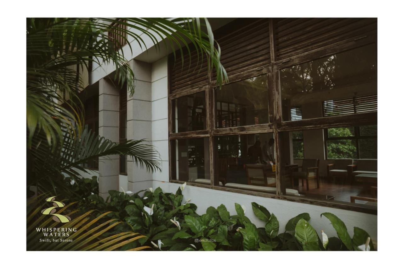 Whispering Waters Hotel Malayattur Exterior photo